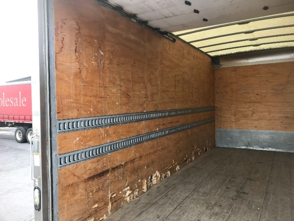 Medium Duty Box Truck-Light and Medium Duty Trucks-Hino-2017-268-Harrisburg-PA-101,655\n\t\tmiles-$ 44,750 - Image 11