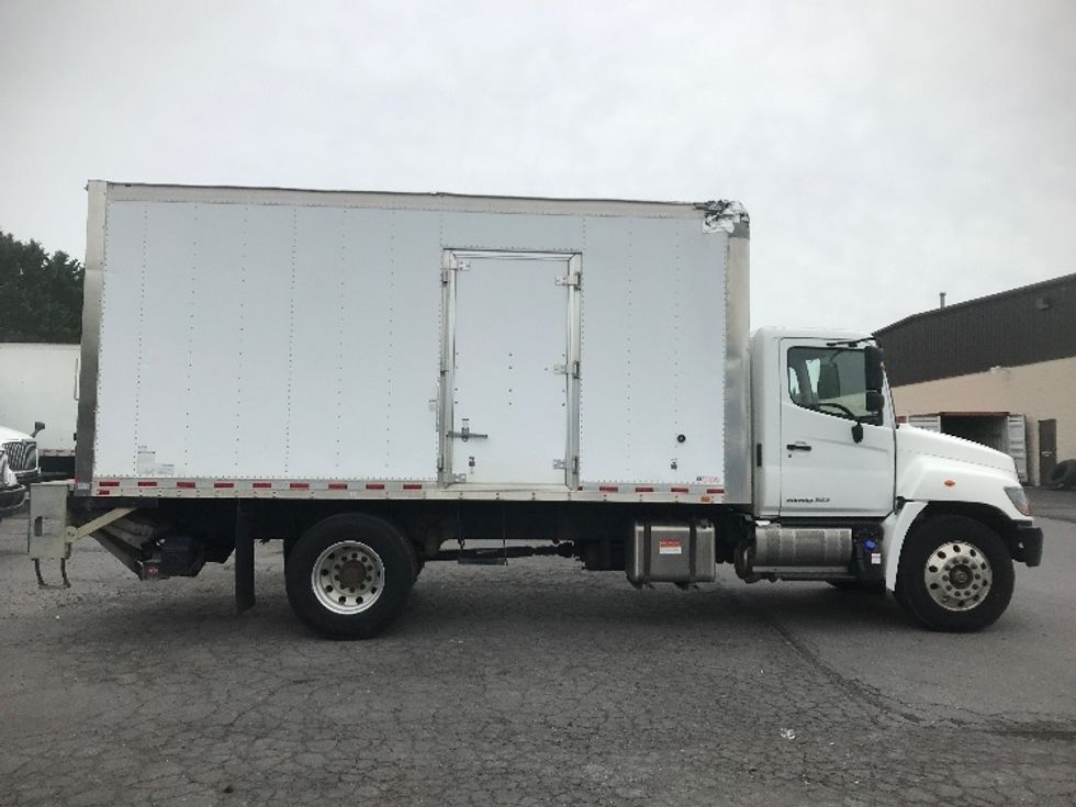 Medium Duty Box Truck-Light and Medium Duty Trucks-Hino-2017-268-Harrisburg-PA-101,655\n\t\tmiles-$ 44,750 - Image 15