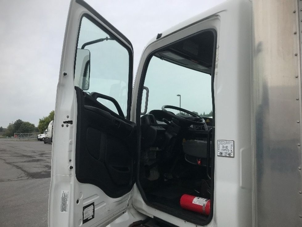 Medium Duty Box Truck-Light and Medium Duty Trucks-Hino-2017-268-Harrisburg-PA-101,655\n\t\tmiles-$ 44,750 - Image 16