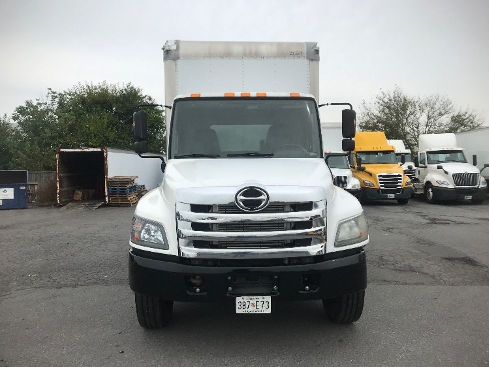 Medium Duty Box Truck-Light and Medium Duty Trucks-Hino-2017-268-Harrisburg-PA-101,655\n\t\tmiles-$ 44,750 - Image 2