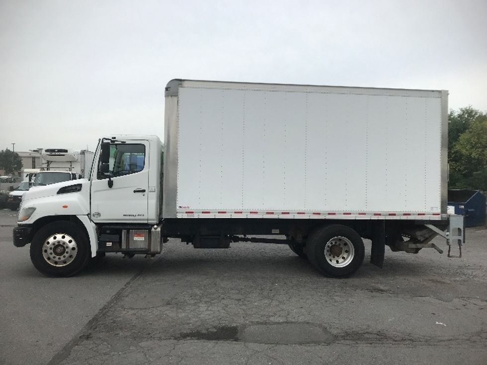 Medium Duty Box Truck-Light and Medium Duty Trucks-Hino-2017-268-Harrisburg-PA-101,655\n\t\tmiles-$ 44,750 - Image 4