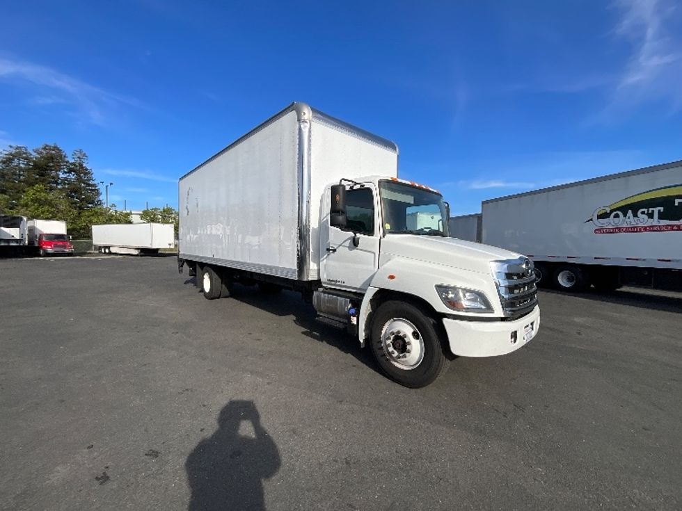 Medium Duty Box Truck-Light and Medium Duty Trucks-Hino-2017-268-Hayward-CA-87,886\n\t\tmiles-$ 52,750 - Image 1