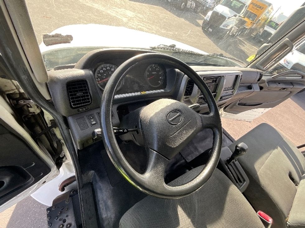 Medium Duty Box Truck-Light and Medium Duty Trucks-Hino-2017-268-Hayward-CA-87,886\n\t\tmiles-$ 52,750 - Image 17