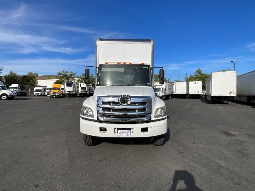 Medium Duty Box Truck-Light and Medium Duty Trucks-Hino-2017-268-Hayward-CA-87,886\n\t\tmiles-$ 52,750 - Image 2