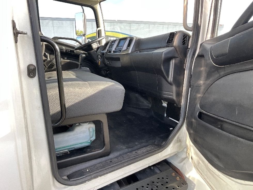 Medium Duty Box Truck-Light and Medium Duty Trucks-Hino-2017-268-Hayward-CA-87,886\n\t\tmiles-$ 52,750 - Image 20