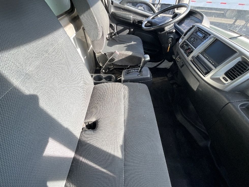 Medium Duty Box Truck-Light and Medium Duty Trucks-Hino-2017-268-Hayward-CA-87,886\n\t\tmiles-$ 52,750 - Image 22