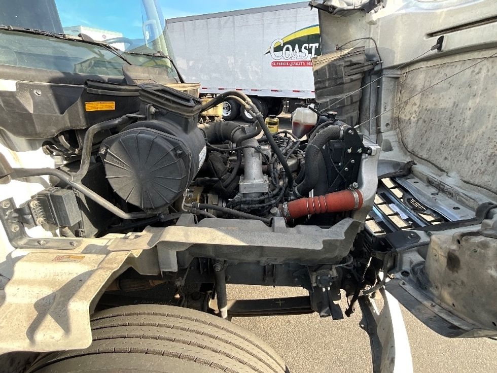 Medium Duty Box Truck-Light and Medium Duty Trucks-Hino-2017-268-Hayward-CA-87,886\n\t\tmiles-$ 52,750 - Image 23