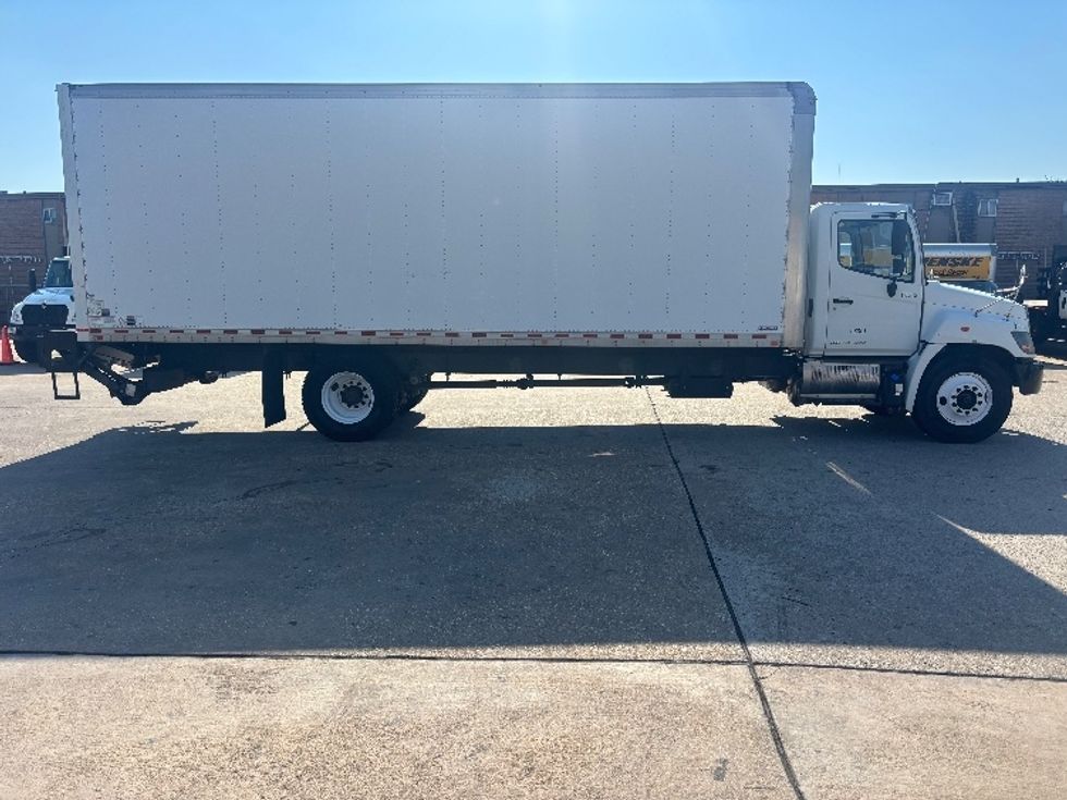 Medium Duty Box Truck-Light and Medium Duty Trucks-Hino-2017-268-Houston-TX-110,943\n\t\tmiles-$ 54,000 - Image 14