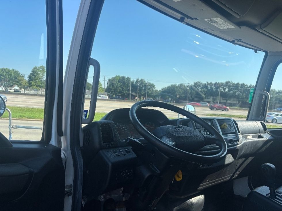 Medium Duty Box Truck-Light and Medium Duty Trucks-Hino-2017-268-Houston-TX-110,943\n\t\tmiles-$ 54,000 - Image 16