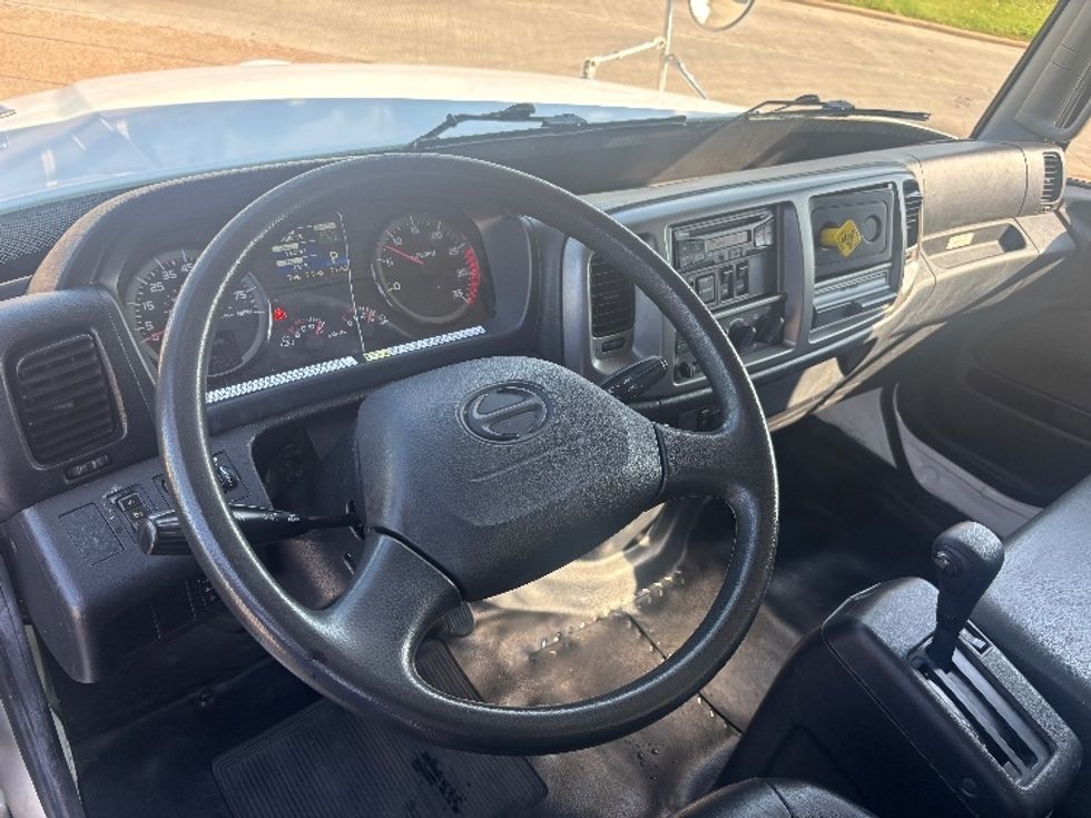 Medium Duty Box Truck-Light and Medium Duty Trucks-Hino-2017-268-Houston-TX-110,943\n\t\tmiles-$ 54,000 - Image 17