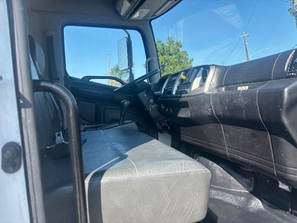 Medium Duty Box Truck-Light and Medium Duty Trucks-Hino-2017-268-Houston-TX-110,943\n\t\tmiles-$ 54,000 - Image 21