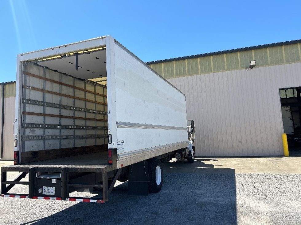 2017 Hino Conventional Type Truck photo 11