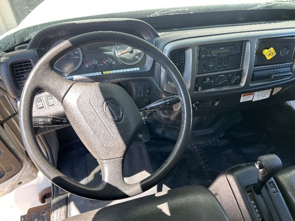 2017 Hino Conventional Type Truck photo 16