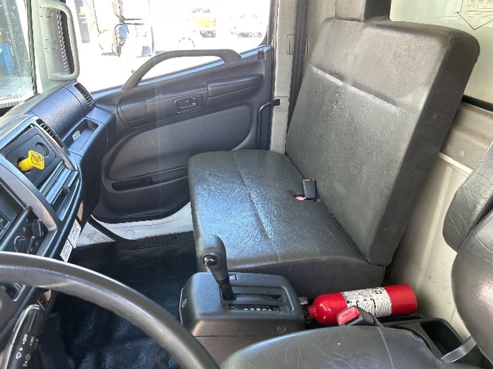 2017 Hino Conventional Type Truck photo 17