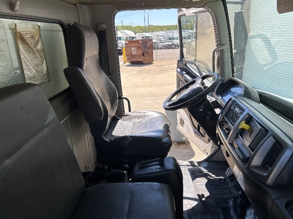 2017 Hino Conventional Type Truck photo 20