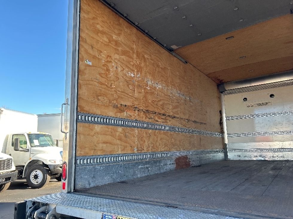Medium Duty Box Truck-Light and Medium Duty Trucks-Hino-2017-268-Indianapolis-IN-84,243\n\t\tmiles-$ 47,750 - Image 11