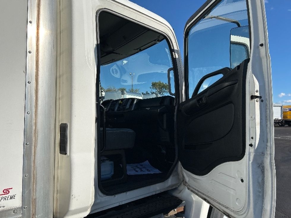 Medium Duty Box Truck-Light and Medium Duty Trucks-Hino-2017-268-Indianapolis-IN-84,243\n\t\tmiles-$ 47,750 - Image 20