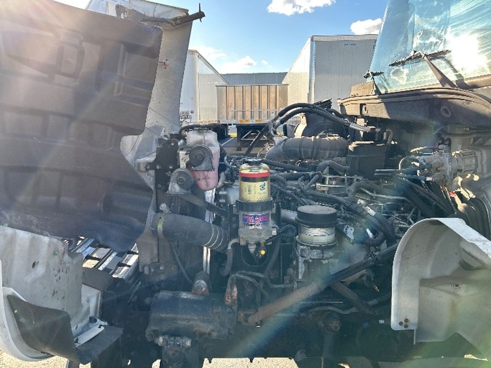 Medium Duty Box Truck-Light and Medium Duty Trucks-Hino-2017-268-Indianapolis-IN-84,243\n\t\tmiles-$ 47,750 - Image 24