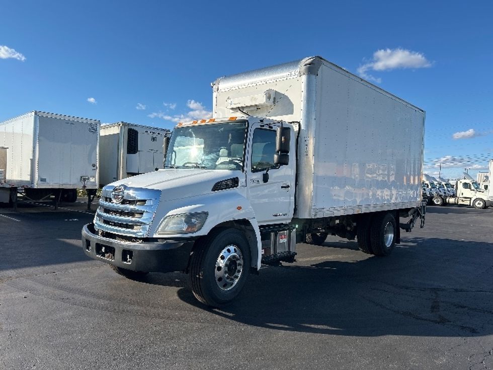 Medium Duty Box Truck-Light and Medium Duty Trucks-Hino-2017-268-Indianapolis-IN-84,243\n\t\tmiles-$ 47,750 - Image 3
