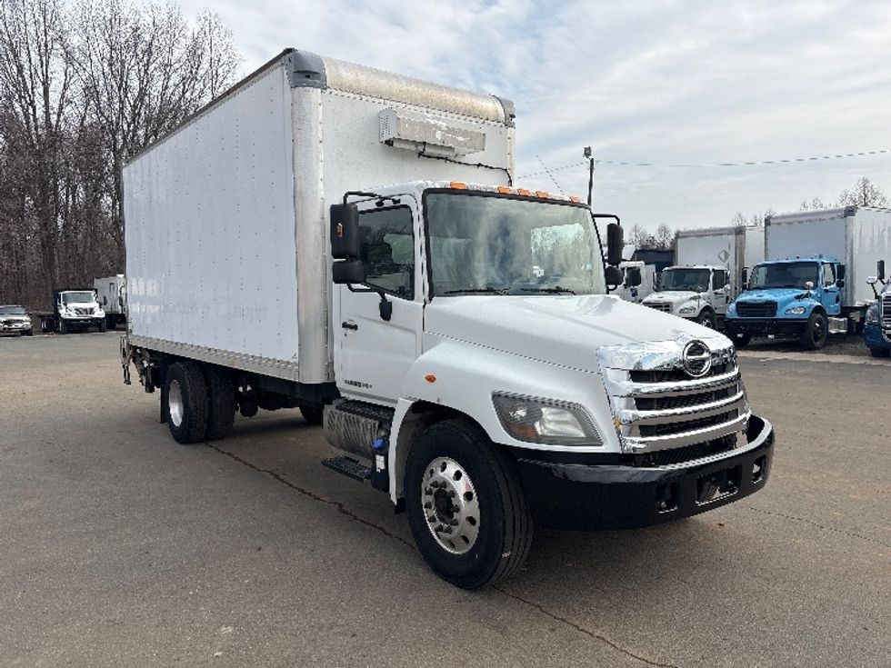 Medium Duty Box Truck-Light and Medium Duty Trucks-Hino-2017-268-Mebane-NC-184,584\n\t\tmiles-$ 40,250 - Image 1