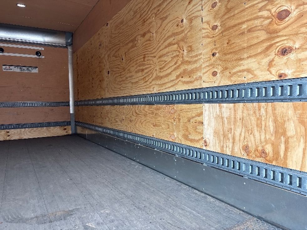 Medium Duty Box Truck-Light and Medium Duty Trucks-Hino-2017-268-Mebane-NC-184,584\n\t\tmiles-$ 40,250 - Image 12