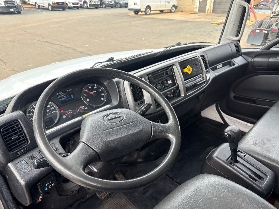 Medium Duty Box Truck-Light and Medium Duty Trucks-Hino-2017-268-Mebane-NC-184,584\n\t\tmiles-$ 40,250 - Image 17