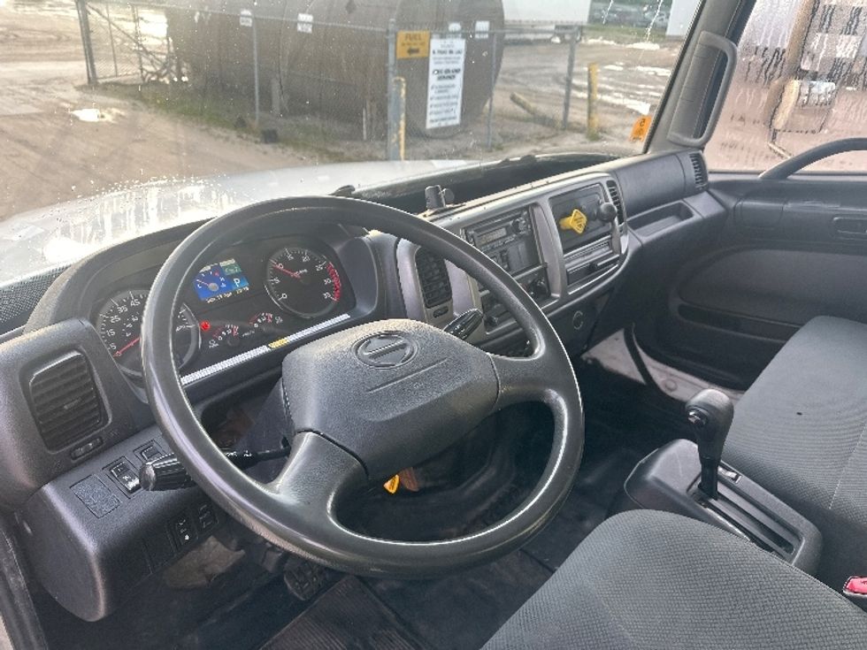 Medium Duty Box Truck-Light and Medium Duty Trucks-Hino-2017-268-North Fond Du Lac-WI-441,308\n\t\tmiles-$ 11,500 - Image 17