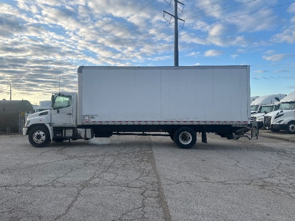 Medium Duty Box Truck-Light and Medium Duty Trucks-Hino-2017-268-North Fond Du Lac-WI-441,308\n\t\tmiles-$ 11,500 - Image 4