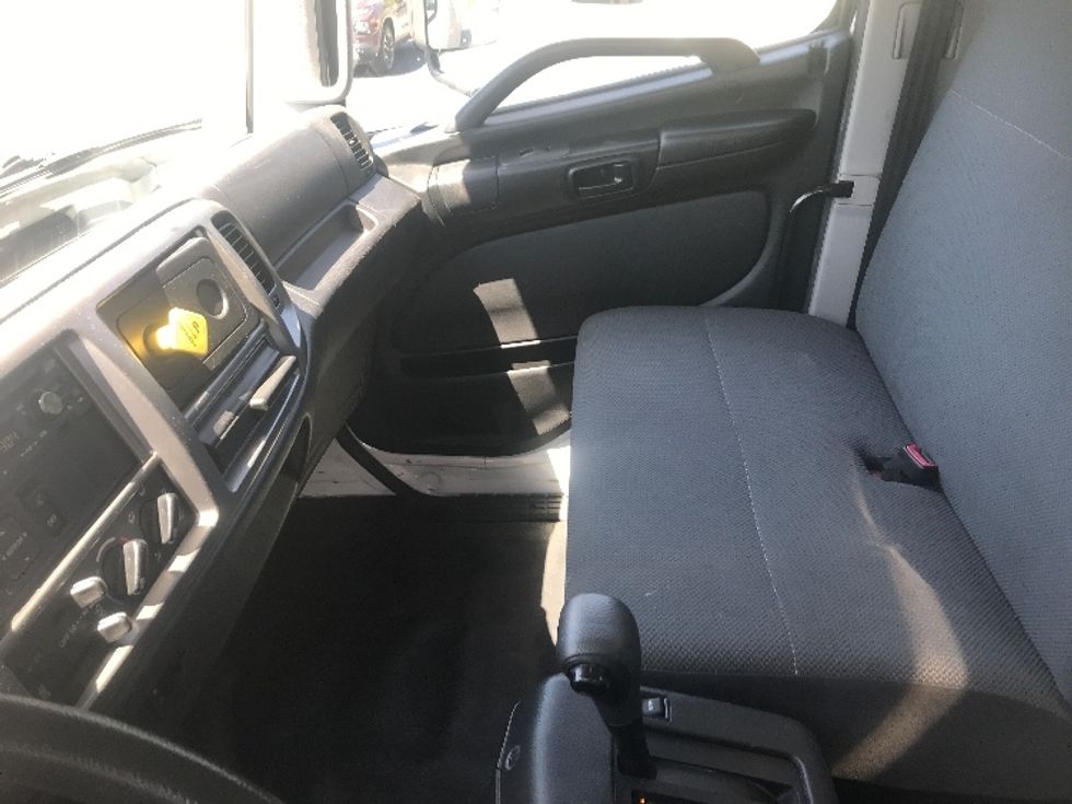 Medium Duty Box Truck-Light and Medium Duty Trucks-Hino-2017-268-Pittsburgh-PA-143,298\n\t\tmiles-$ 41,750 - Image 18