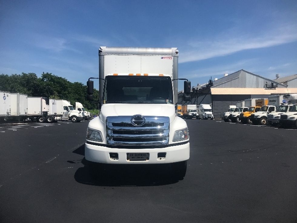 Medium Duty Box Truck-Light and Medium Duty Trucks-Hino-2017-268-Pittsburgh-PA-143,298\n\t\tmiles-$ 41,750 - Image 2