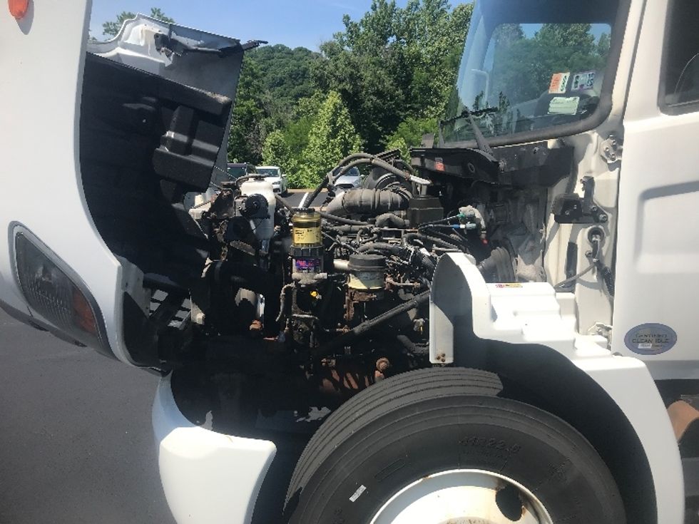 Medium Duty Box Truck-Light and Medium Duty Trucks-Hino-2017-268-Pittsburgh-PA-143,298\n\t\tmiles-$ 41,750 - Image 23