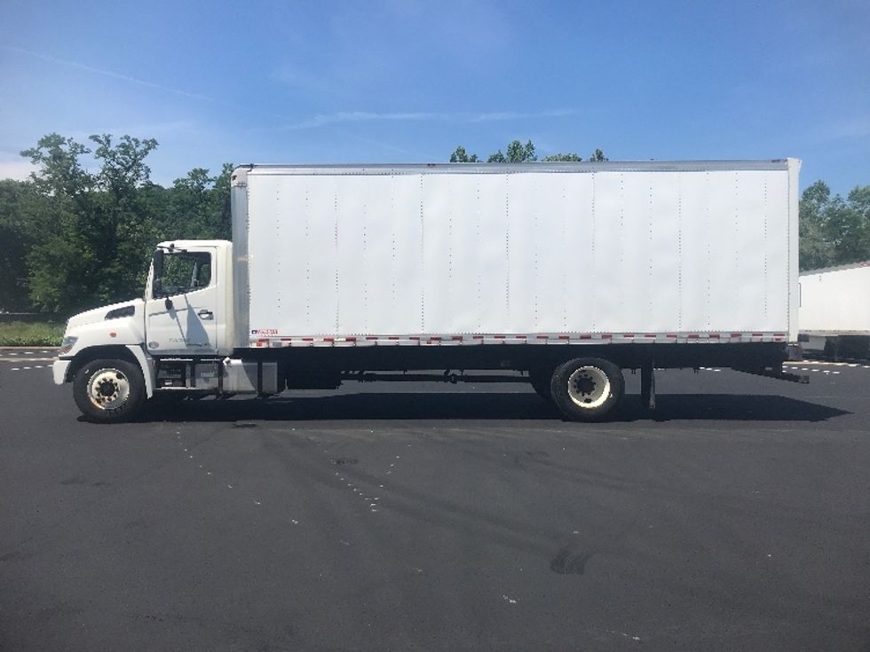 Medium Duty Box Truck-Light and Medium Duty Trucks-Hino-2017-268-Pittsburgh-PA-143,298\n\t\tmiles-$ 41,750 - Image 4