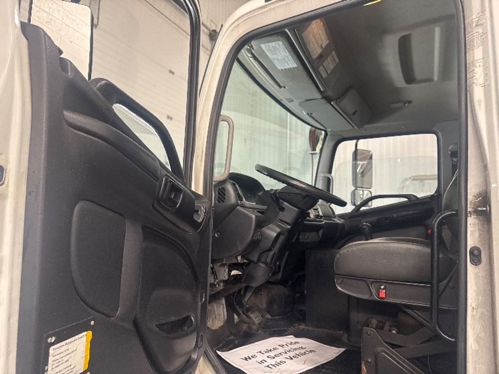Medium Duty Box Truck-Light and Medium Duty Trucks-Hino-2017-268-Rochester-NY-203,024\n\t\tmiles-$ 45,000 - Image 16