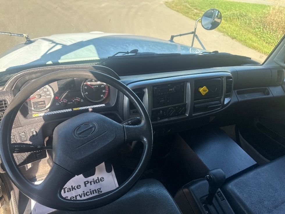 Medium Duty Box Truck-Light and Medium Duty Trucks-Hino-2017-268-Rochester-NY-203,024\n\t\tmiles-$ 45,000 - Image 18