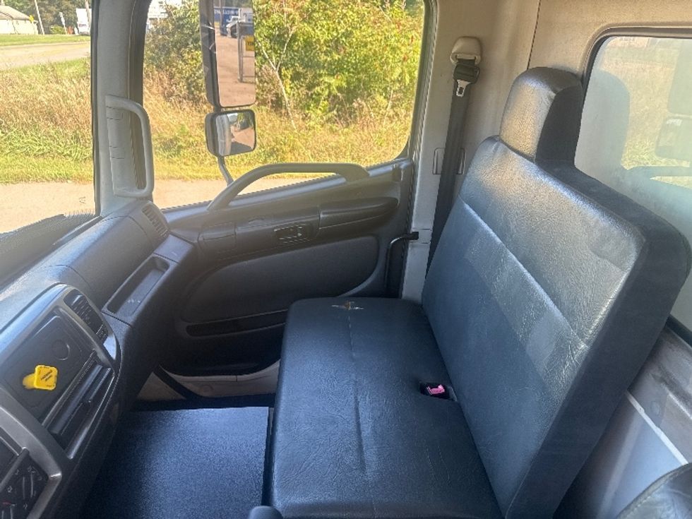 Medium Duty Box Truck-Light and Medium Duty Trucks-Hino-2017-268-Rochester-NY-203,024\n\t\tmiles-$ 45,000 - Image 19