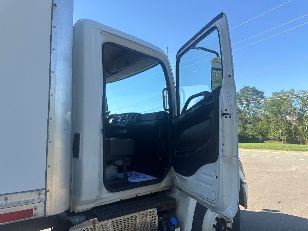 Medium Duty Box Truck-Light and Medium Duty Trucks-Hino-2017-268-Rochester-NY-203,024\n\t\tmiles-$ 45,000 - Image 20