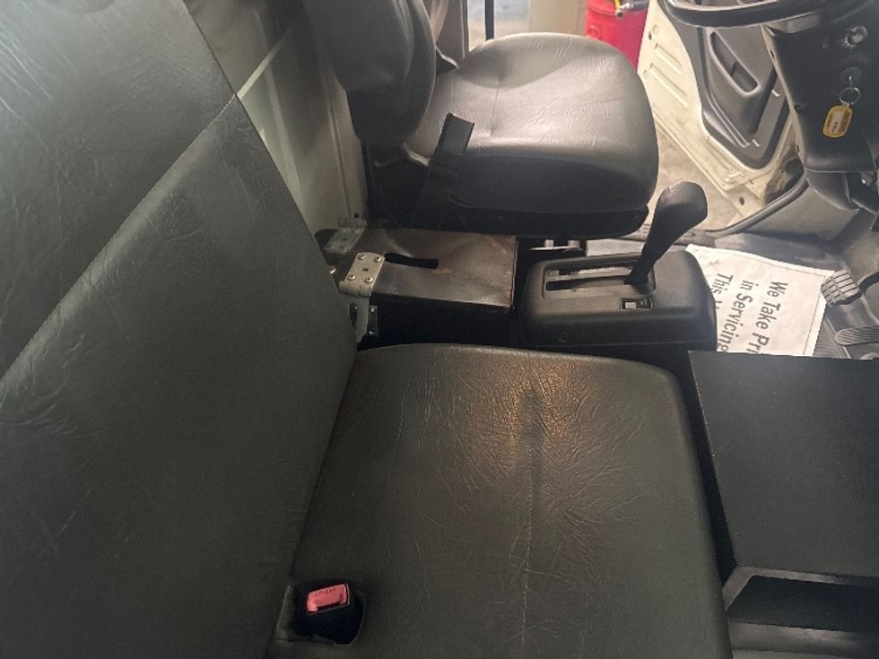 Medium Duty Box Truck-Light and Medium Duty Trucks-Hino-2017-268-Rochester-NY-203,024\n\t\tmiles-$ 45,000 - Image 22