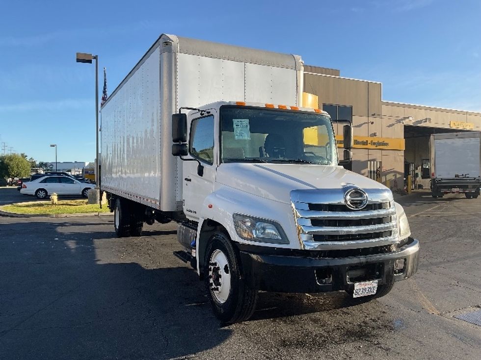 Medium Duty Box Truck-Light and Medium Duty Trucks-Hino-2017-268-Torrance-CA-211,327\n\t\tmiles-$ 43,750 - Image 1