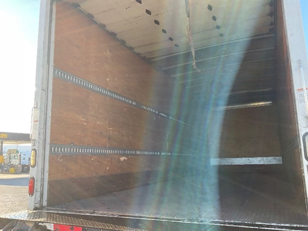 Medium Duty Box Truck-Light and Medium Duty Trucks-Hino-2017-268-Torrance-CA-211,327\n\t\tmiles-$ 43,750 - Image 11