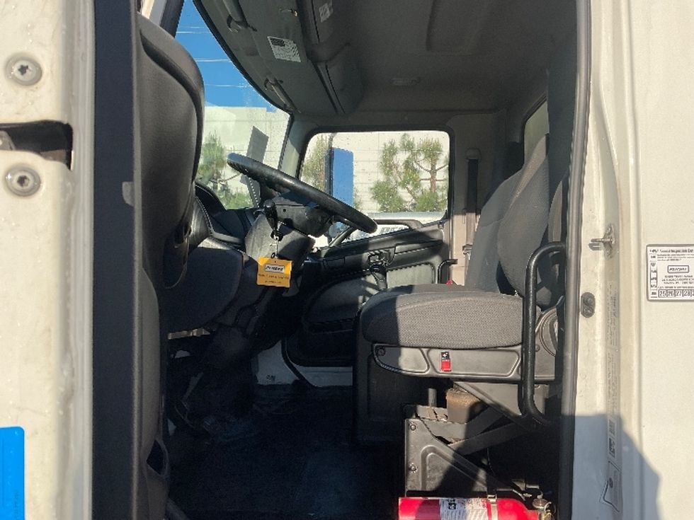 Medium Duty Box Truck-Light and Medium Duty Trucks-Hino-2017-268-Torrance-CA-211,327\n\t\tmiles-$ 43,750 - Image 17