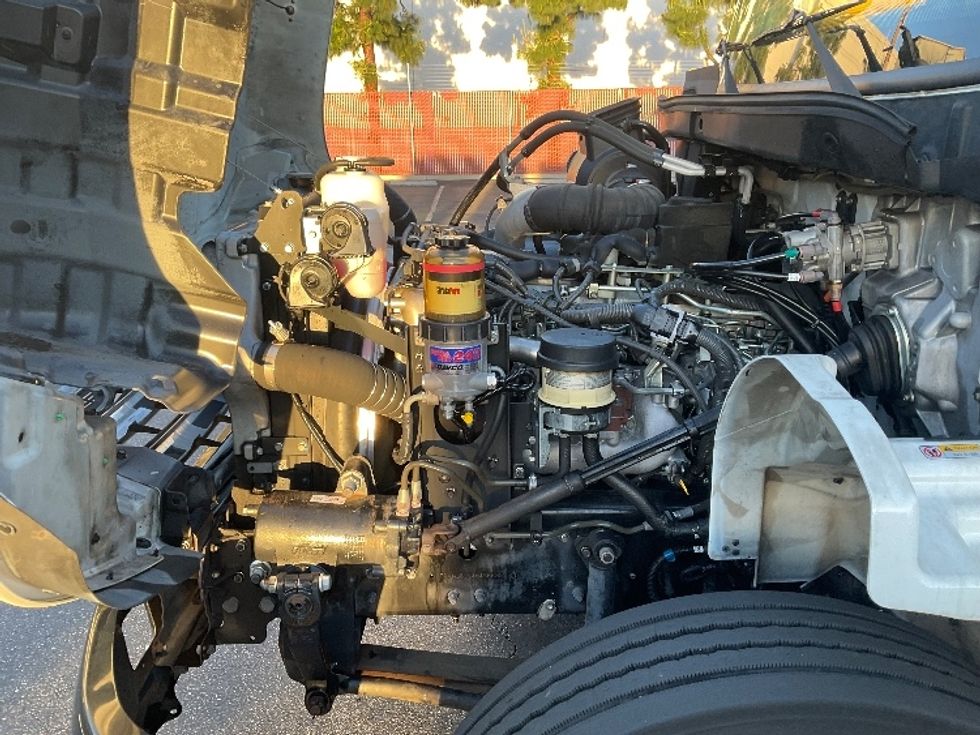 Medium Duty Box Truck-Light and Medium Duty Trucks-Hino-2017-268-Torrance-CA-221,413\n\t\tmiles-$ 42,250 - Image 24