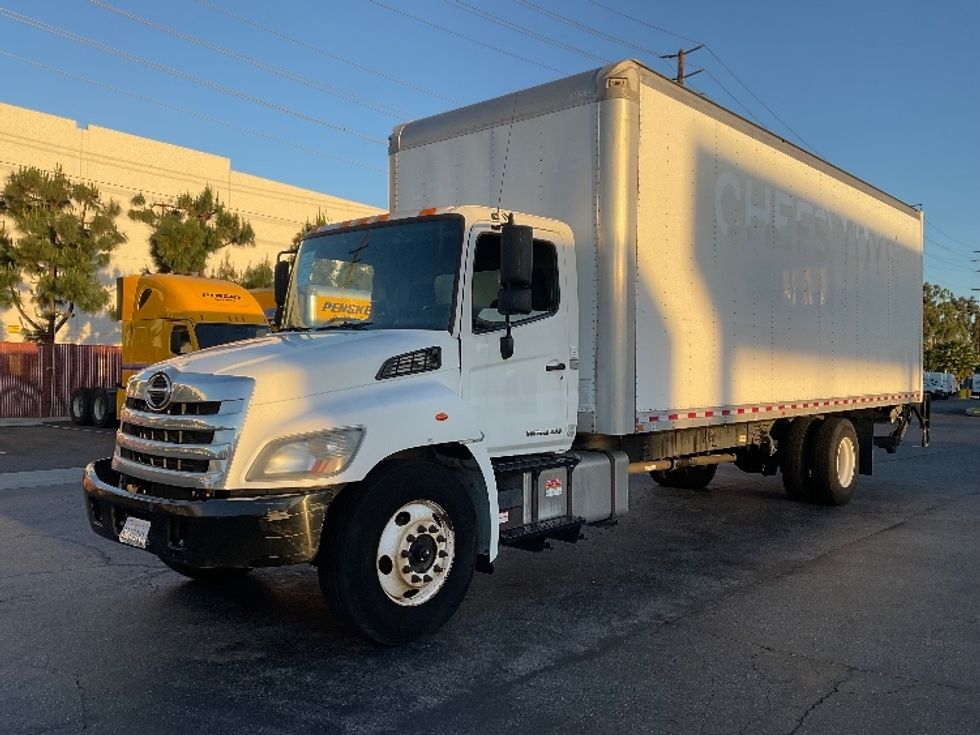 Medium Duty Box Truck-Light and Medium Duty Trucks-Hino-2017-268-Torrance-CA-221,413\n\t\tmiles-$ 42,250 - Image 3