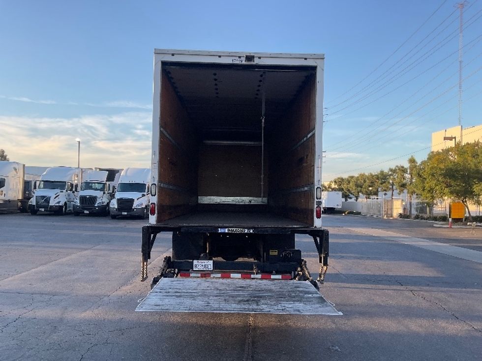 Medium Duty Box Truck-Light and Medium Duty Trucks-Hino-2017-268-Torrance-CA-221,413\n\t\tmiles-$ 42,250 - Image 9