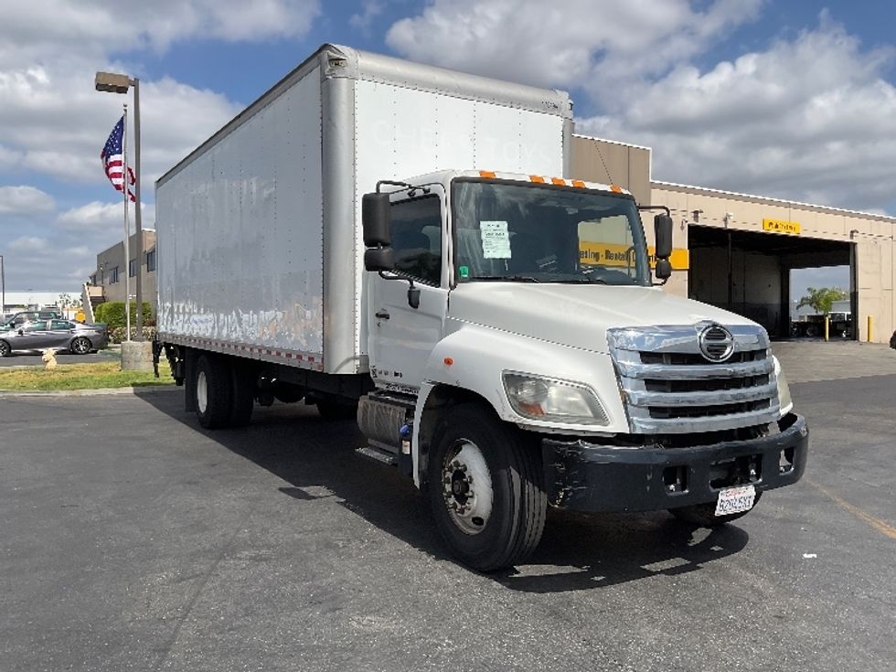 Medium Duty Box Truck-Light and Medium Duty Trucks-Hino-2017-268-Torrance-CA-245,893\n\t\tmiles-$ 38,250 - Image 1