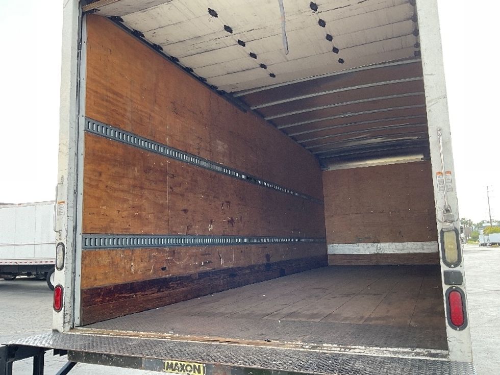 Medium Duty Box Truck-Light and Medium Duty Trucks-Hino-2017-268-Torrance-CA-245,893\n\t\tmiles-$ 38,250 - Image 11