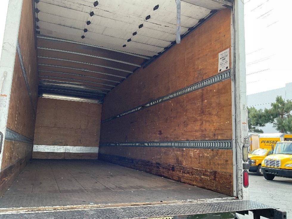 Medium Duty Box Truck-Light and Medium Duty Trucks-Hino-2017-268-Torrance-CA-245,893\n\t\tmiles-$ 38,250 - Image 12