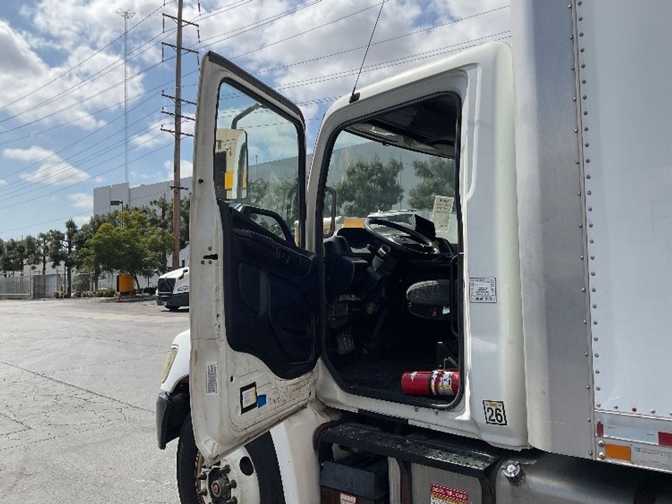 Medium Duty Box Truck-Light and Medium Duty Trucks-Hino-2017-268-Torrance-CA-245,893\n\t\tmiles-$ 38,250 - Image 16