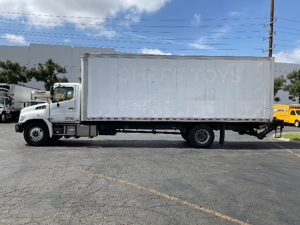 Medium Duty Box Truck-Light and Medium Duty Trucks-Hino-2017-268-Torrance-CA-245,893\n\t\tmiles-$ 38,250 - Image 4