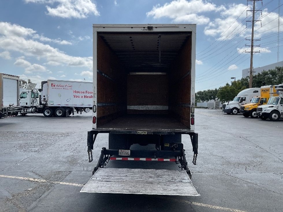 Medium Duty Box Truck-Light and Medium Duty Trucks-Hino-2017-268-Torrance-CA-245,893\n\t\tmiles-$ 38,250 - Image 9