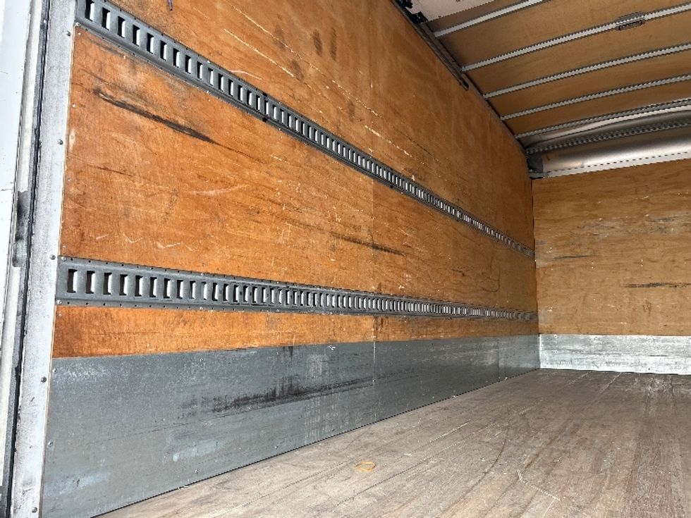 Medium Duty Box Truck-Light and Medium Duty Trucks-Hino-2017-268-West Sacramento-CA-61,310\n\t\tmiles-$ 51,250 - Image 11